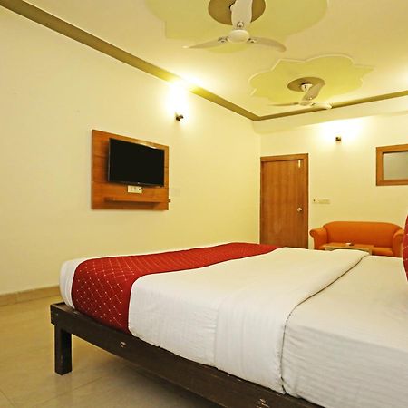 Hotel Ambrosia - A Boutique Hotel Yeni Delhi Dış mekan fotoğraf
