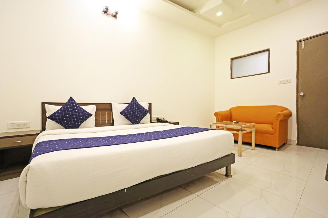 Hotel Ambrosia - A Boutique Hotel Yeni Delhi Dış mekan fotoğraf