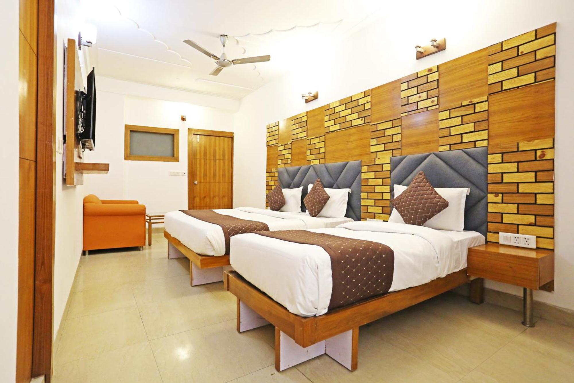 Hotel Ambrosia - A Boutique Hotel Yeni Delhi Dış mekan fotoğraf
