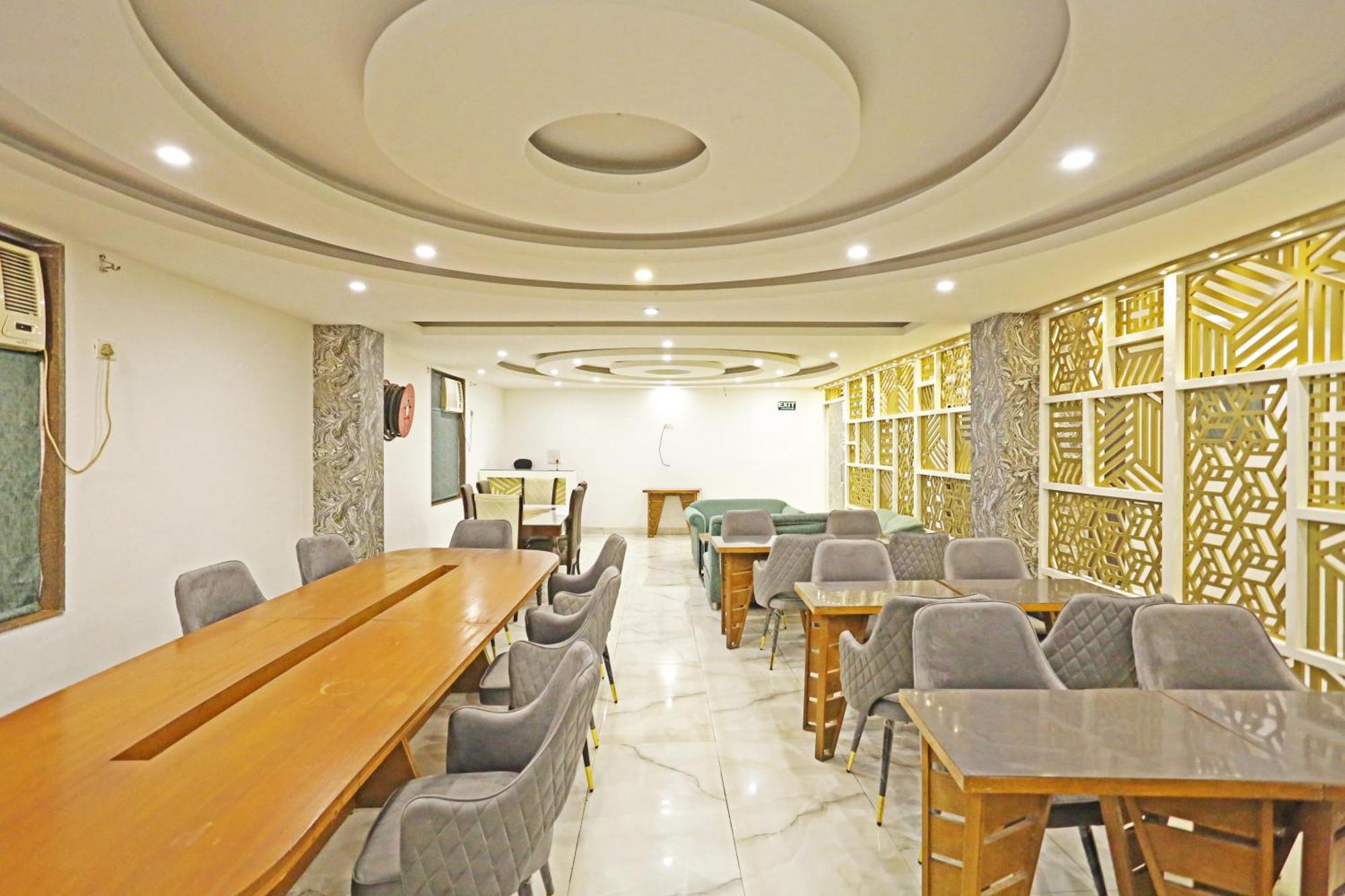 Hotel Ambrosia - A Boutique Hotel Yeni Delhi Dış mekan fotoğraf