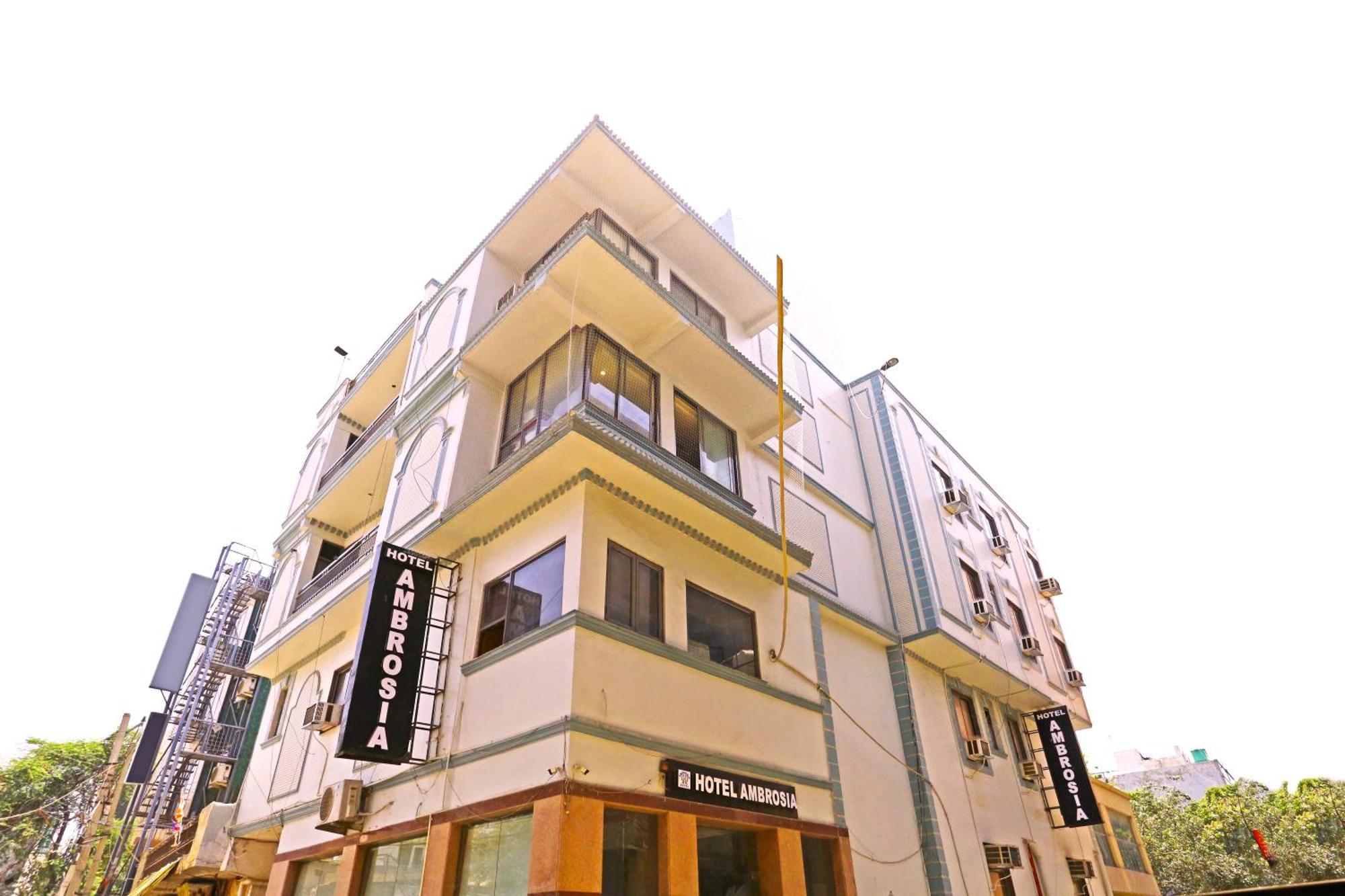 Hotel Ambrosia - A Boutique Hotel Yeni Delhi Dış mekan fotoğraf