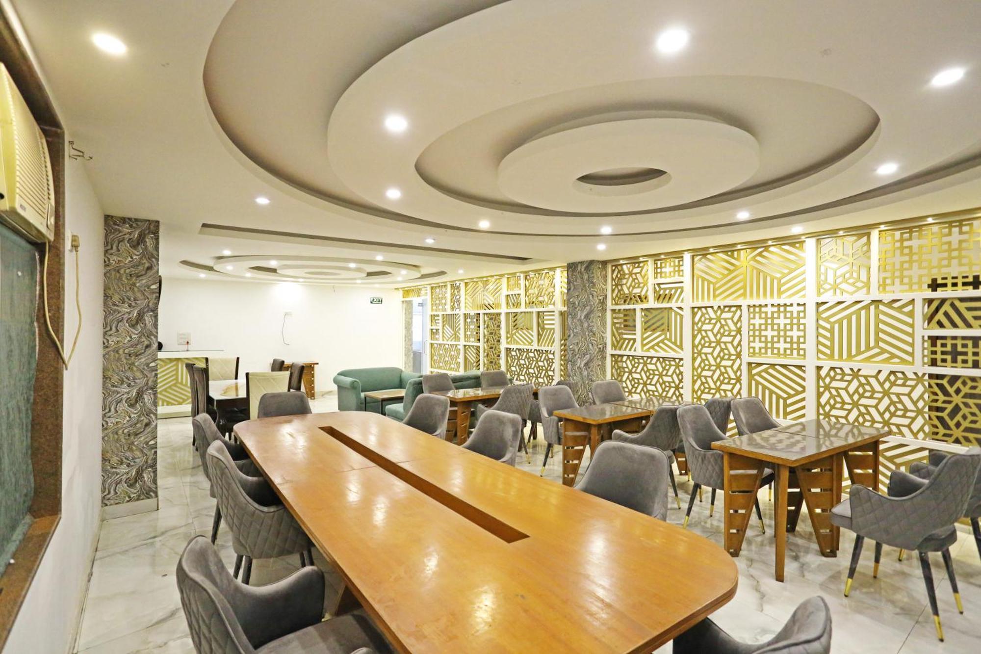 Hotel Ambrosia - A Boutique Hotel Yeni Delhi Dış mekan fotoğraf