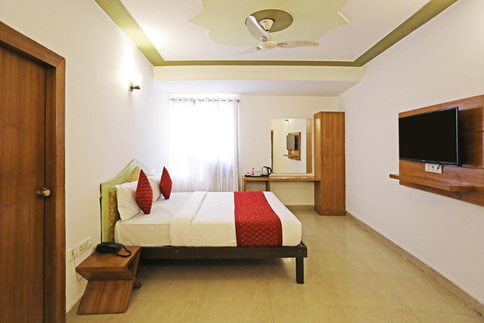 Hotel Ambrosia - A Boutique Hotel Yeni Delhi Dış mekan fotoğraf