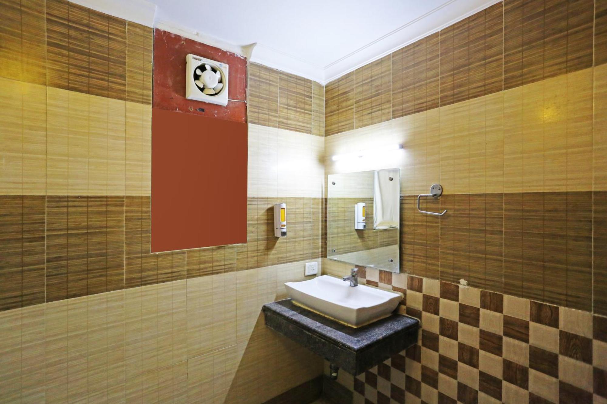 Hotel Ambrosia - A Boutique Hotel Yeni Delhi Dış mekan fotoğraf